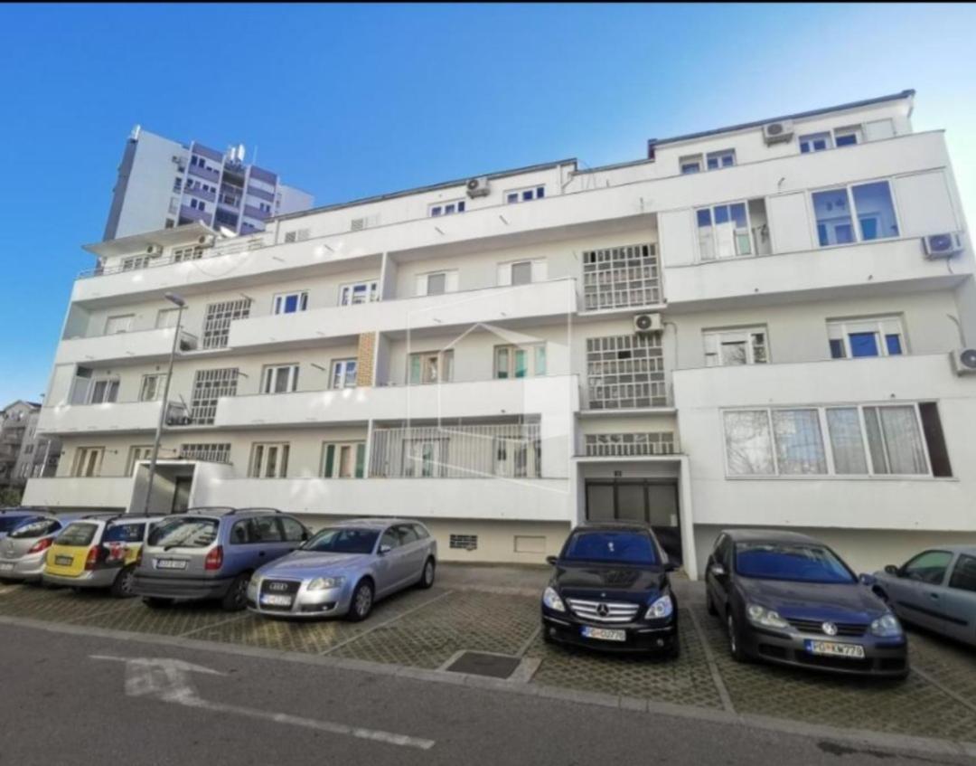 2 Bedroom Centre Apartment Podgorica Luaran gambar